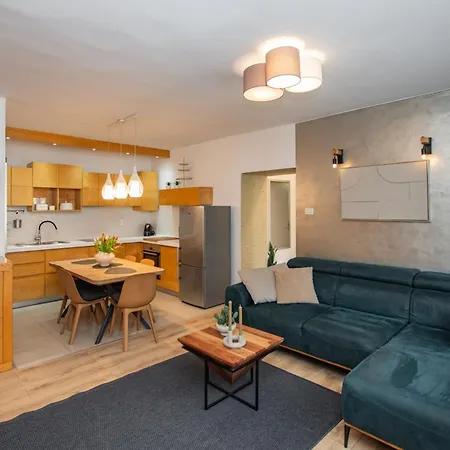 Apartment L *