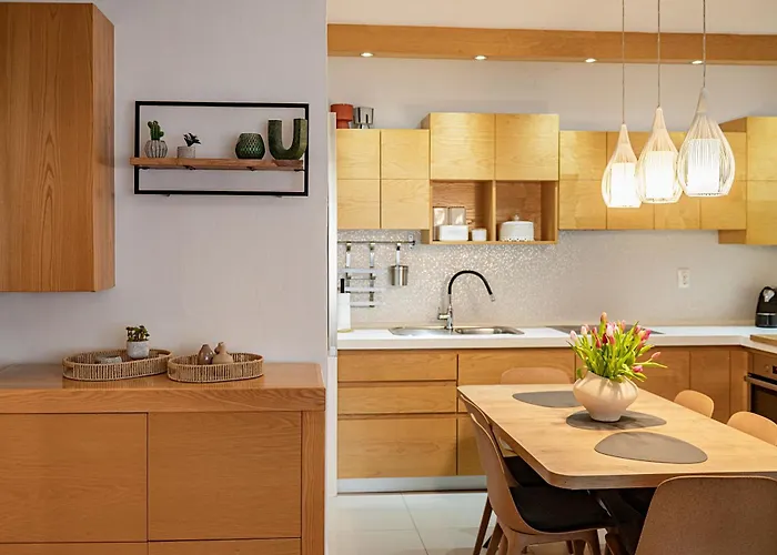 L Apartment