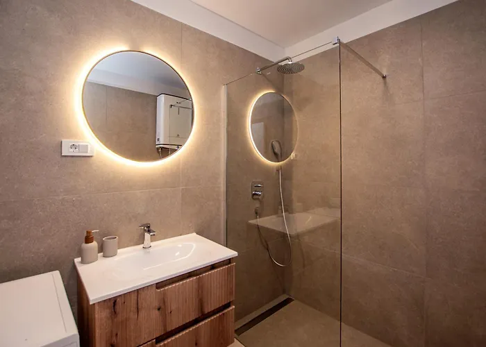 L Apartment